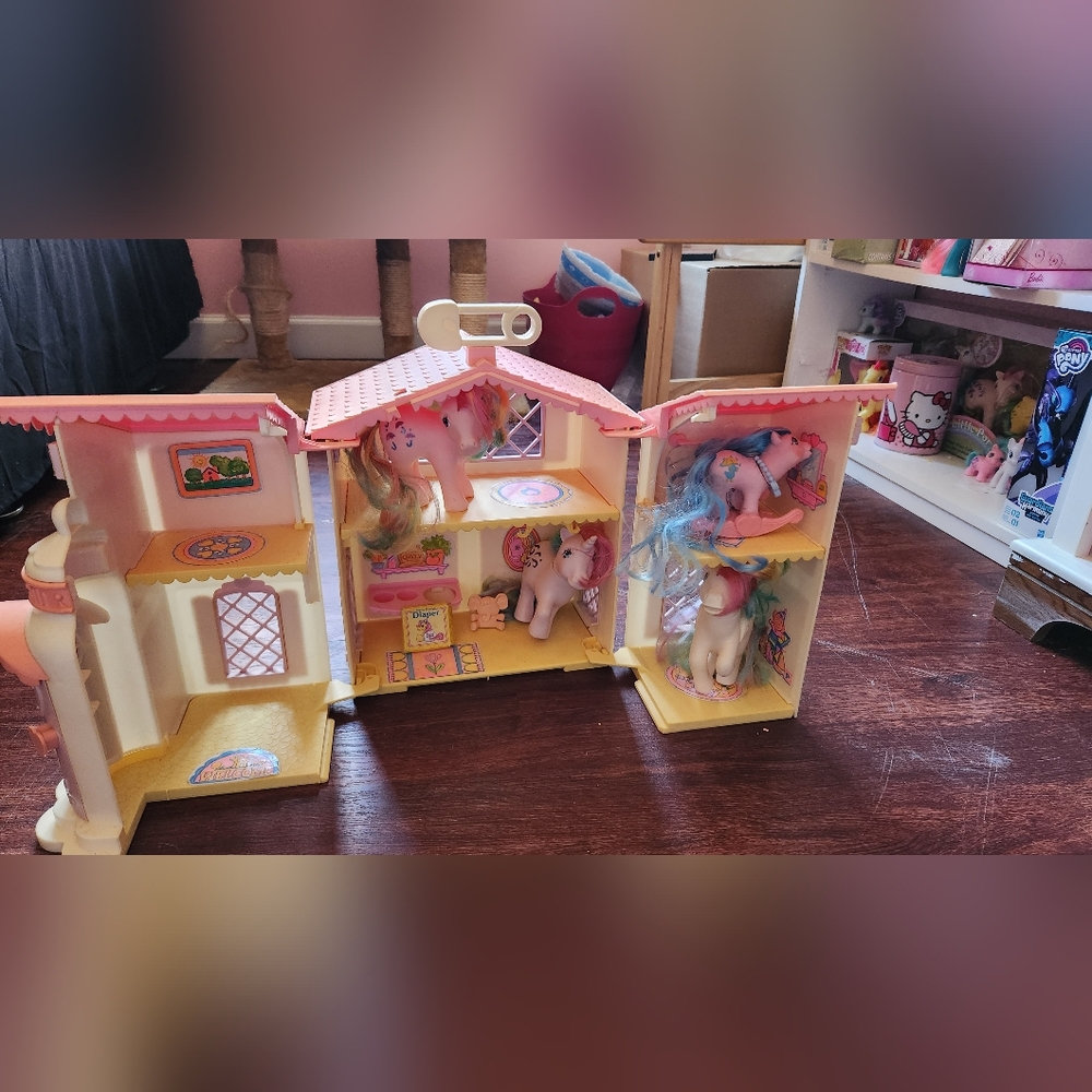 Lullaby Nursery with ponies